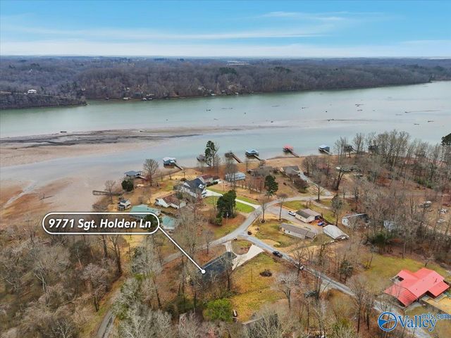 9771 Sgt Holden Lane, Athens, AL 35614