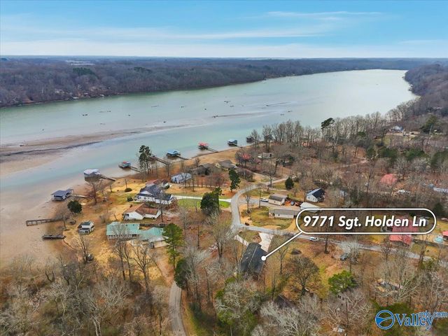 9771 Sgt Holden Lane, Athens, AL 35614