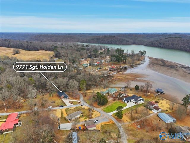 9771 Sgt Holden Lane, Athens, AL 35614
