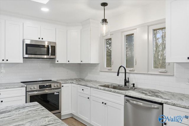 9771 Sgt Holden Lane, Athens, AL 35614