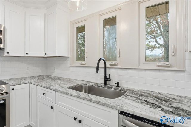 9771 Sgt Holden Lane, Athens, AL 35614