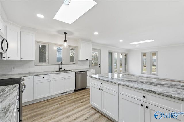 9771 Sgt Holden Lane, Athens, AL 35614