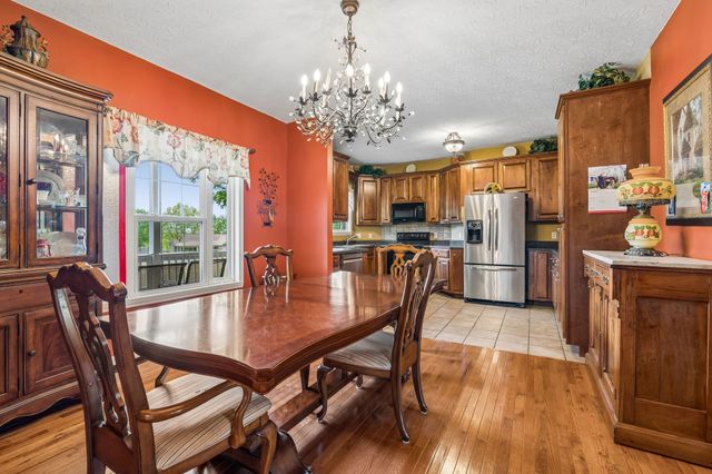 1709 Holland Rd, Lafayette, TN 37083