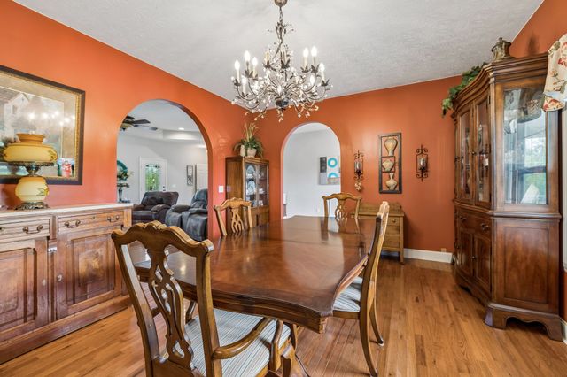 1709 Holland Rd, Lafayette, TN 37083
