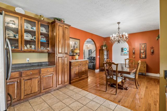 1709 Holland Rd, Lafayette, TN 37083