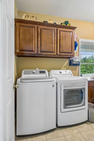 1709 Holland Rd, Lafayette, TN 37083