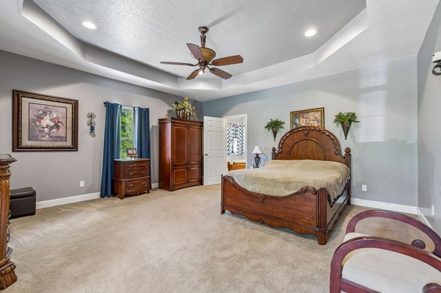 1709 Holland Rd, Lafayette, TN 37083