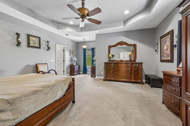1709 Holland Rd, Lafayette, TN 37083