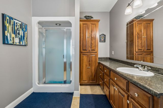 1709 Holland Rd, Lafayette, TN 37083