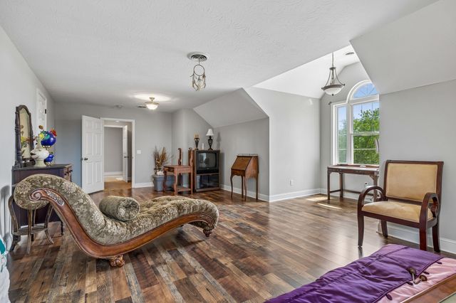 1709 Holland Rd, Lafayette, TN 37083
