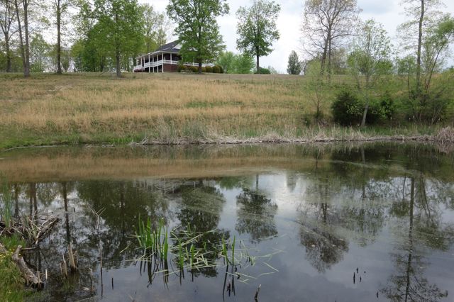 1709 Holland Rd, Lafayette, TN 37083