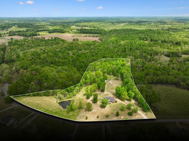 1709 Holland Rd, Lafayette, TN 37083