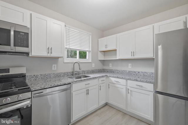 6613 MAROTT DR, Baltimore, MD 21207