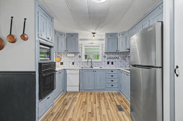 143 Robin Hood Drive, Exeter, NH 03833
