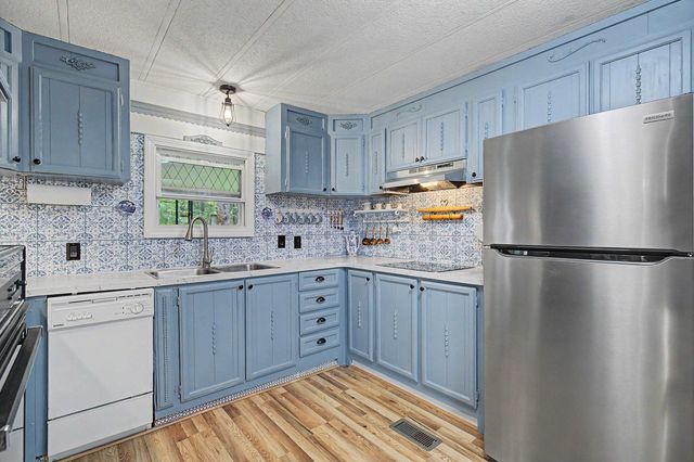 143 Robin Hood Drive, Exeter, NH 03833