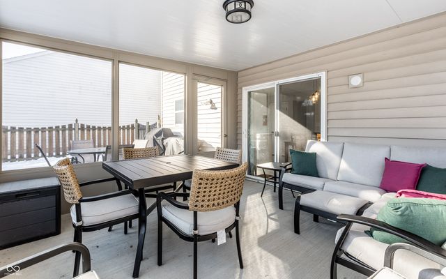 8815 N Fawn Meadow Drive, Mccordsville, IN 46055