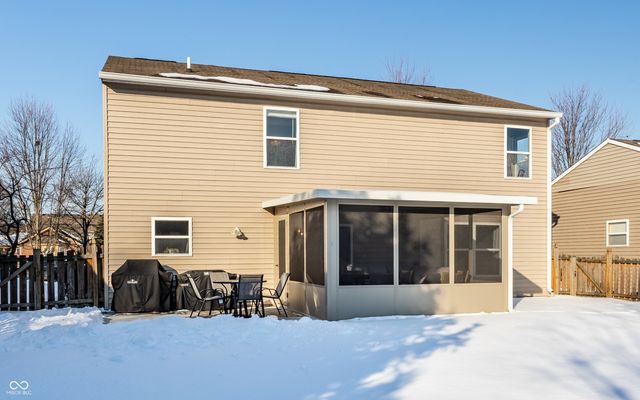 8815 N Fawn Meadow Drive, Mccordsville, IN 46055