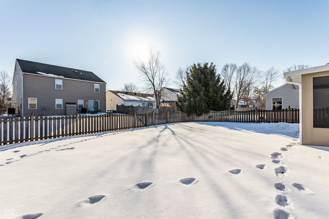 8815 N Fawn Meadow Drive, Mccordsville, IN 46055