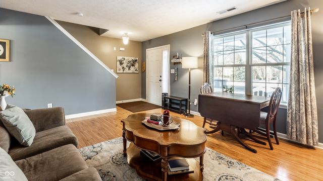 8815 N Fawn Meadow Drive, Mccordsville, IN 46055