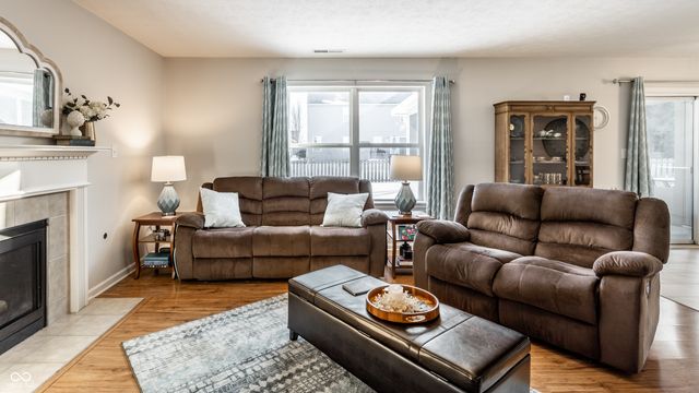 8815 N Fawn Meadow Drive, Mccordsville, IN 46055