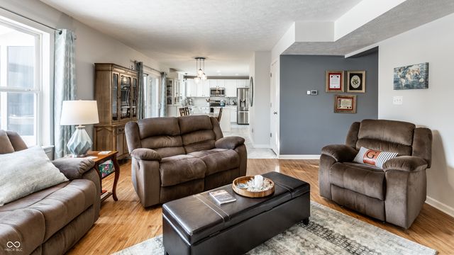 8815 N Fawn Meadow Drive, Mccordsville, IN 46055