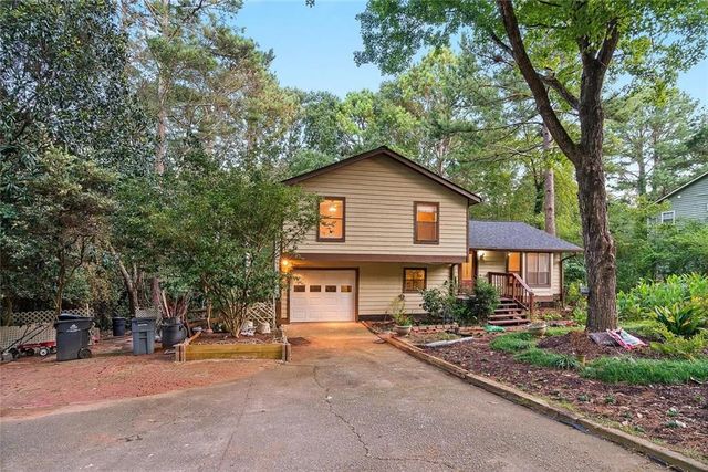 9825 Coleman Road, Roswell, GA 30075