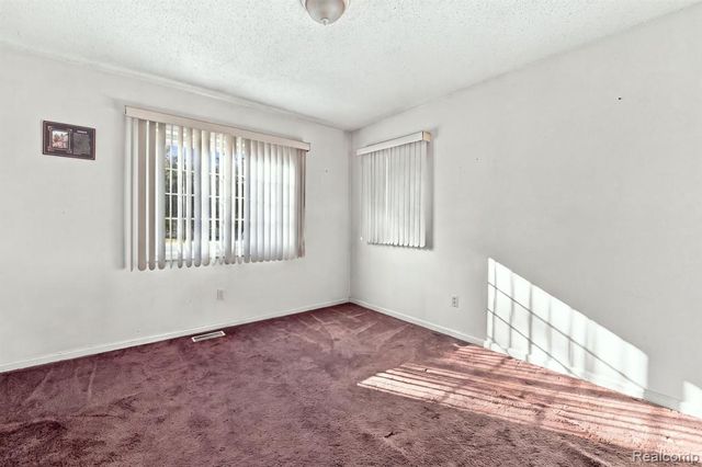 19046 Abbey Court, Brownstown, MI 48193