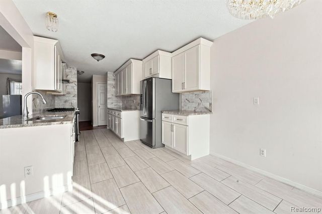 19046 Abbey Court, Brownstown, MI 48193