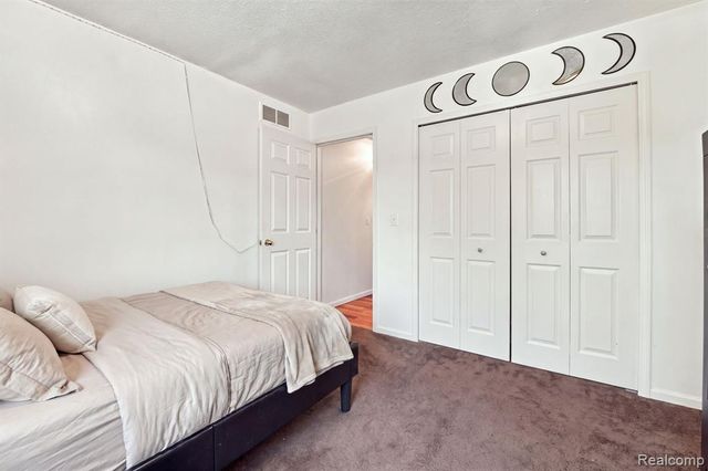 19046 Abbey Court, Brownstown, MI 48193