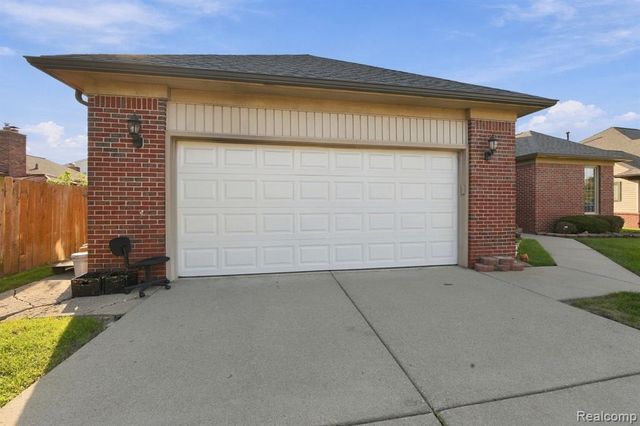 19046 Abbey Court, Brownstown, MI 48193