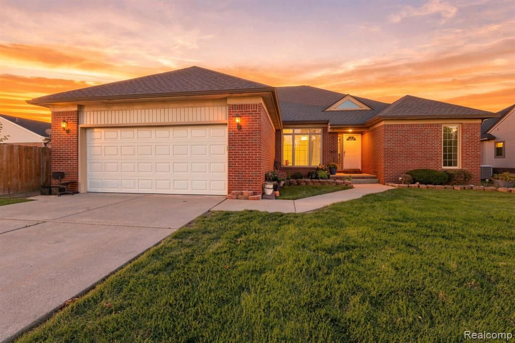 19046 Abbey Court, Brownstown, MI 48193