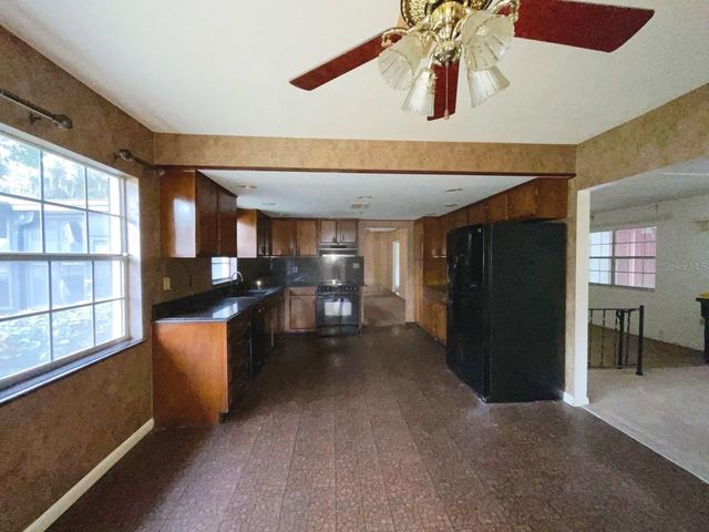 603 W OCALA STREET, Umatilla, FL 32784