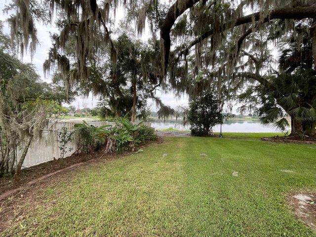 603 W OCALA STREET, Umatilla, FL 32784