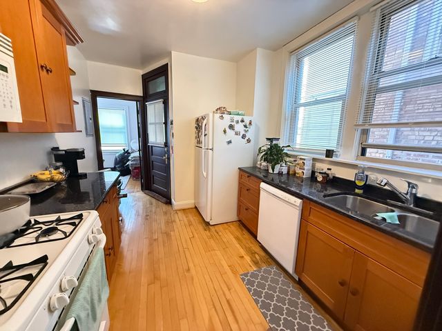 4950 N Albany Avenue 1, Chicago, IL 60625