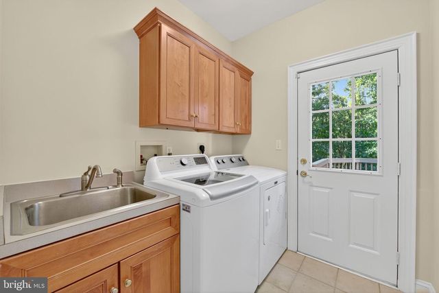 1354 LEWINSVILLE MEWS CT, Mclean, VA 22102