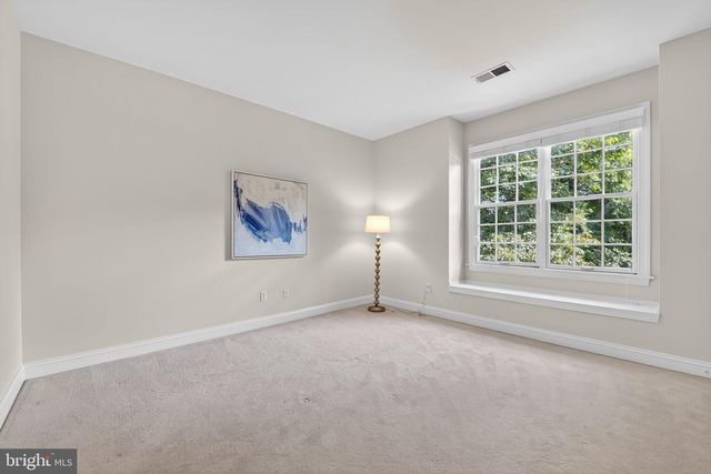 1354 LEWINSVILLE MEWS CT, Mclean, VA 22102