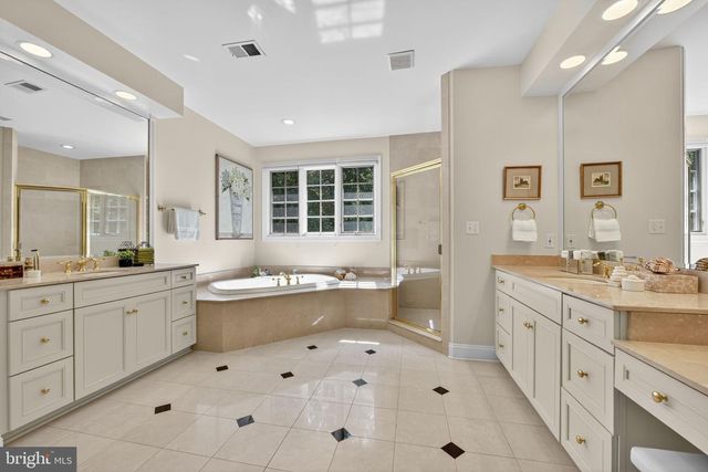 1354 LEWINSVILLE MEWS CT, Mclean, VA 22102