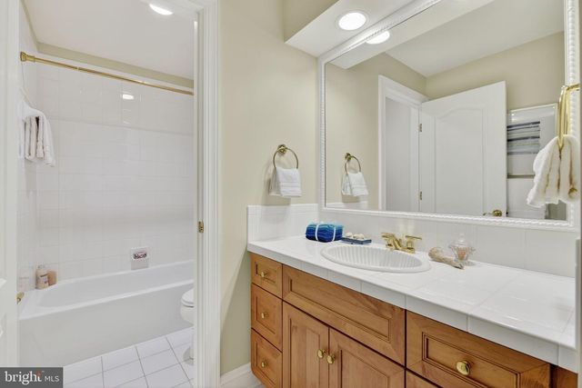 1354 LEWINSVILLE MEWS CT, Mclean, VA 22102