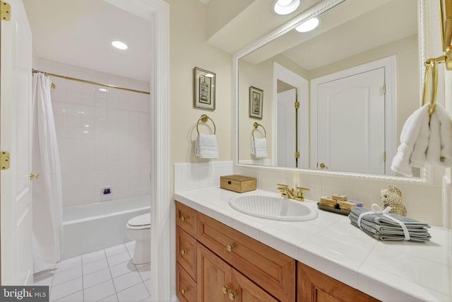1354 LEWINSVILLE MEWS CT, Mclean, VA 22102
