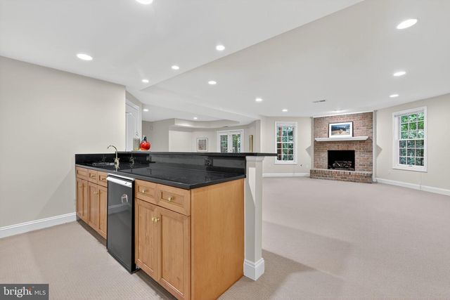 1354 LEWINSVILLE MEWS CT, Mclean, VA 22102