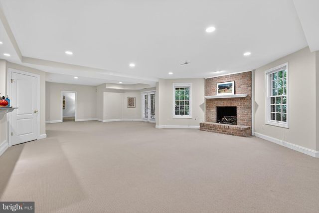 1354 LEWINSVILLE MEWS CT, Mclean, VA 22102