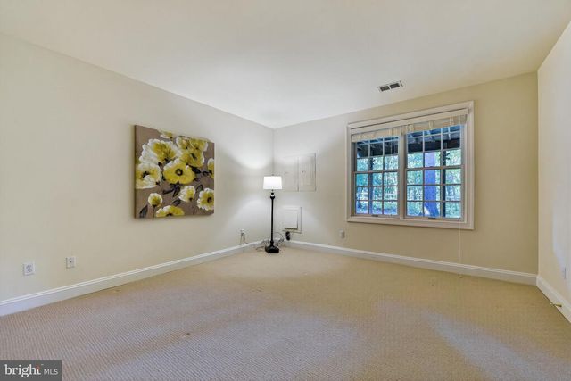 1354 LEWINSVILLE MEWS CT, Mclean, VA 22102