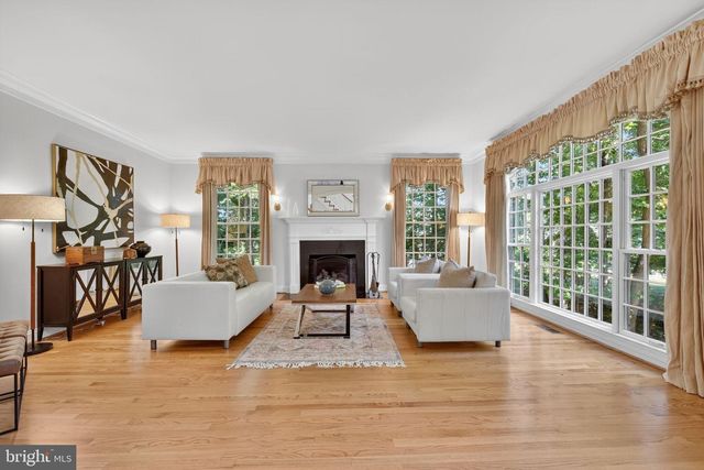 1354 LEWINSVILLE MEWS CT, Mclean, VA 22102