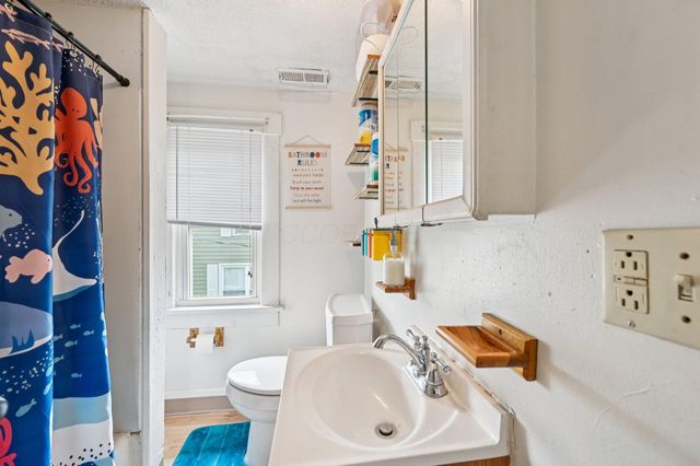 67 W Columbus Street, Mount Sterling, OH 43143