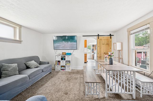 67 W Columbus Street, Mount Sterling, OH 43143