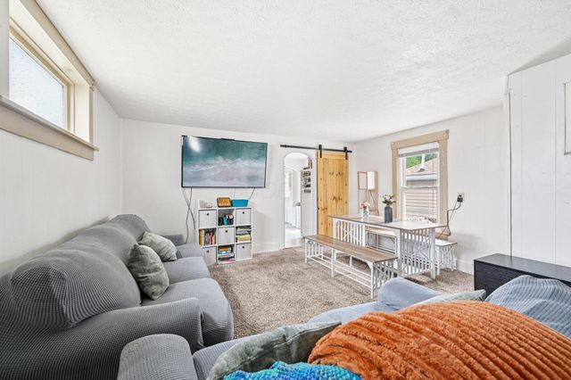 67 W Columbus Street, Mount Sterling, OH 43143