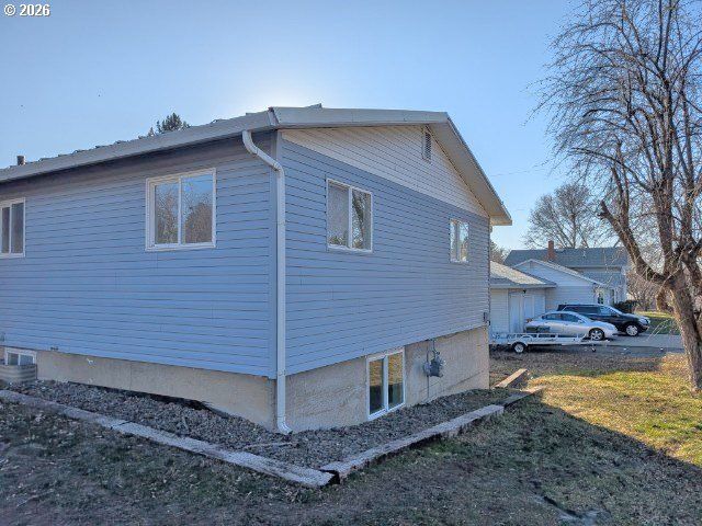 1380 DETROIT St, Elgin, OR 97827