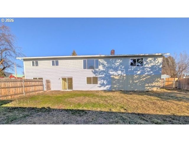 1380 DETROIT St, Elgin, OR 97827