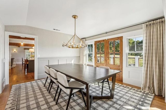 21842 Via Regina, Saratoga, CA 95070