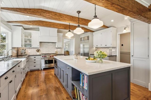 21842 Via Regina, Saratoga, CA 95070